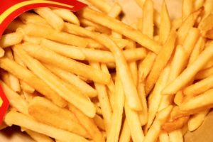 フライドポテトの画像