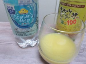 青切りシークワーサー100と炭酸水